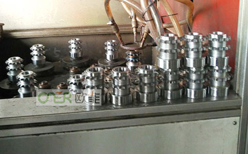 齒輪感應加熱淬火設備特點